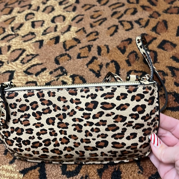 Leopard Print Wristlet - Picture 2 of 7